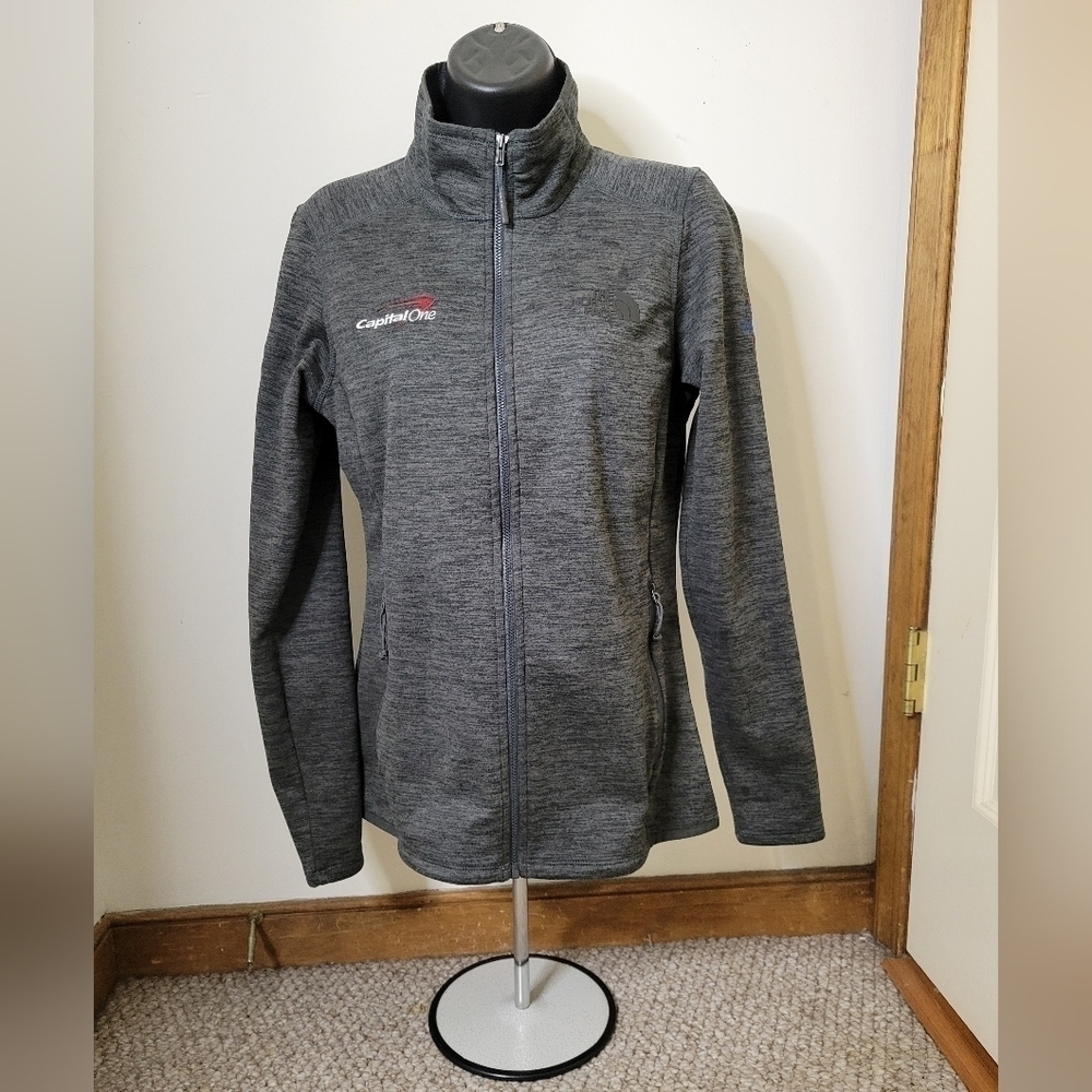 The North Face Women's Capital One Full Zip Jacket - Size (S) - NEW WITHOUT TAGS